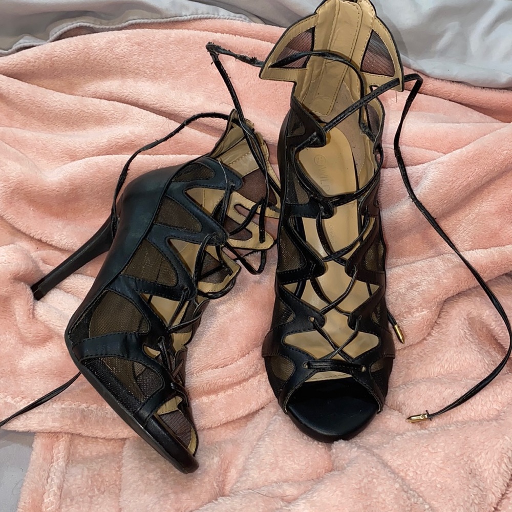 Lace up mesh shoes